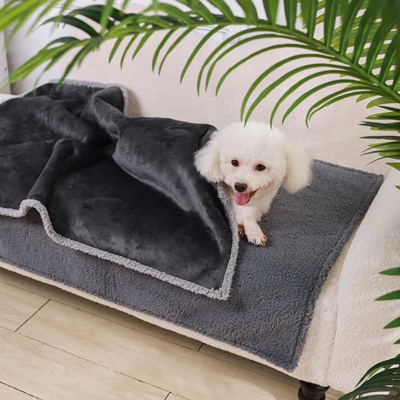 Cozy Waterproof Pet Blanket for Cats and Dogs - Flannel Lambskin Design