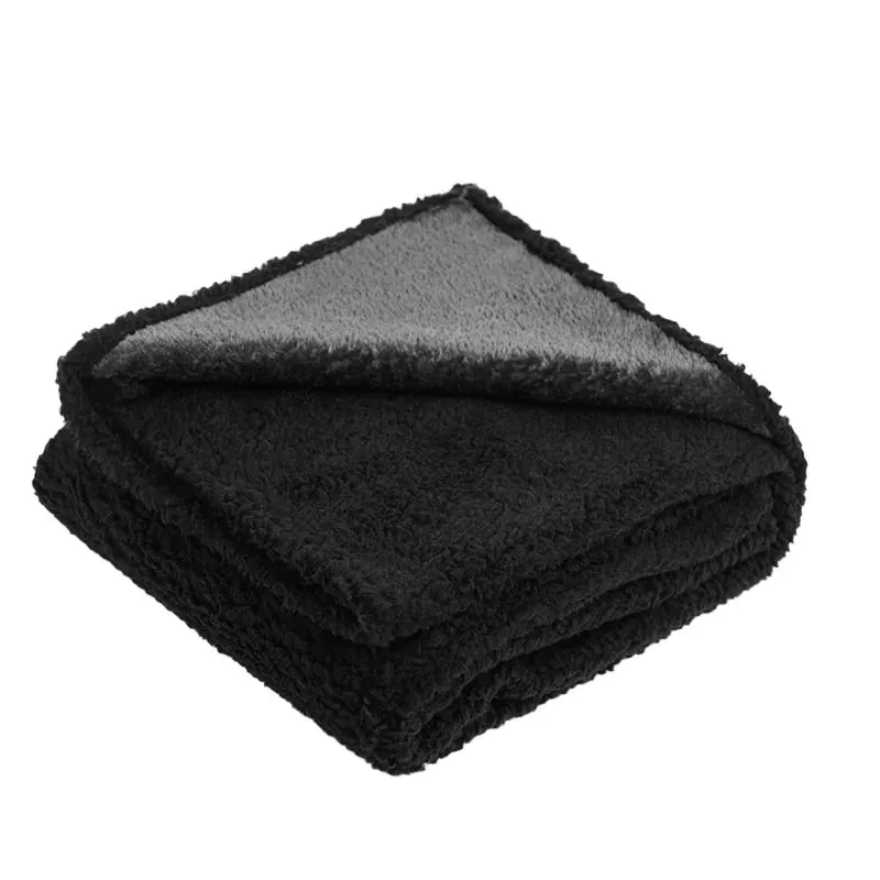 Cozy Waterproof Pet Blanket for Cats and Dogs - Flannel Lambskin Design