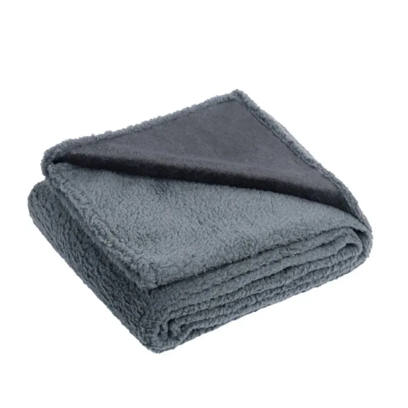 Cozy Waterproof Pet Blanket for Cats and Dogs - Flannel Lambskin Design